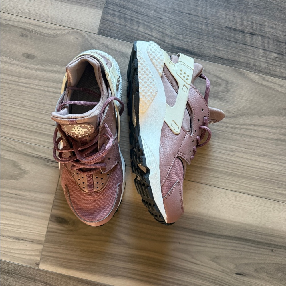 Nike Women's Air Huarache Run Running Shoes Sneakers Size 7.5 sporty - Picture 5 of 10